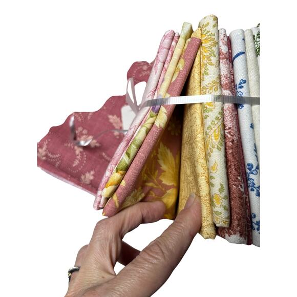 Benartex Laurel Cottage 2.75 Yds‎ 13 Fat Quarters Cotton Coordinate Quilter Pink - Picture 6 of 16